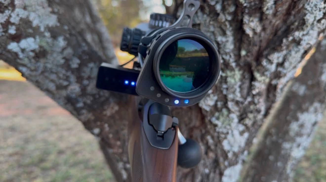 Blue LED indicators of the Electronic Scope Level with Dual-Indicator ACD System (SCACD-28)