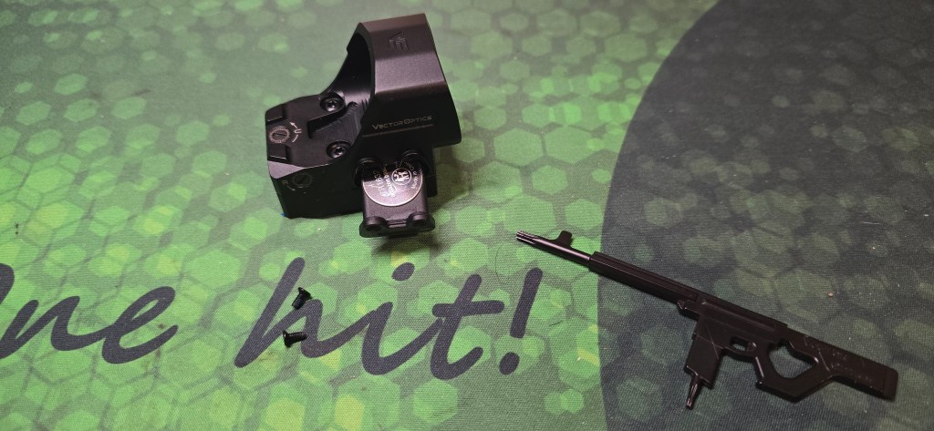 Frenzy FLEX 24x29 MRT and Vekey multi-tool laid out on the shooting mat Frenzy FLEX 24x29 MRT and Vekey multi-tool laid out on the shooting mat