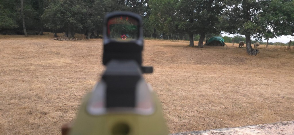 Reticle seen through the centre of the 24x29 mm window during the 50 m parallax test Reticle seen through the centre of the 24x29 mm window during the 50 m parallax test