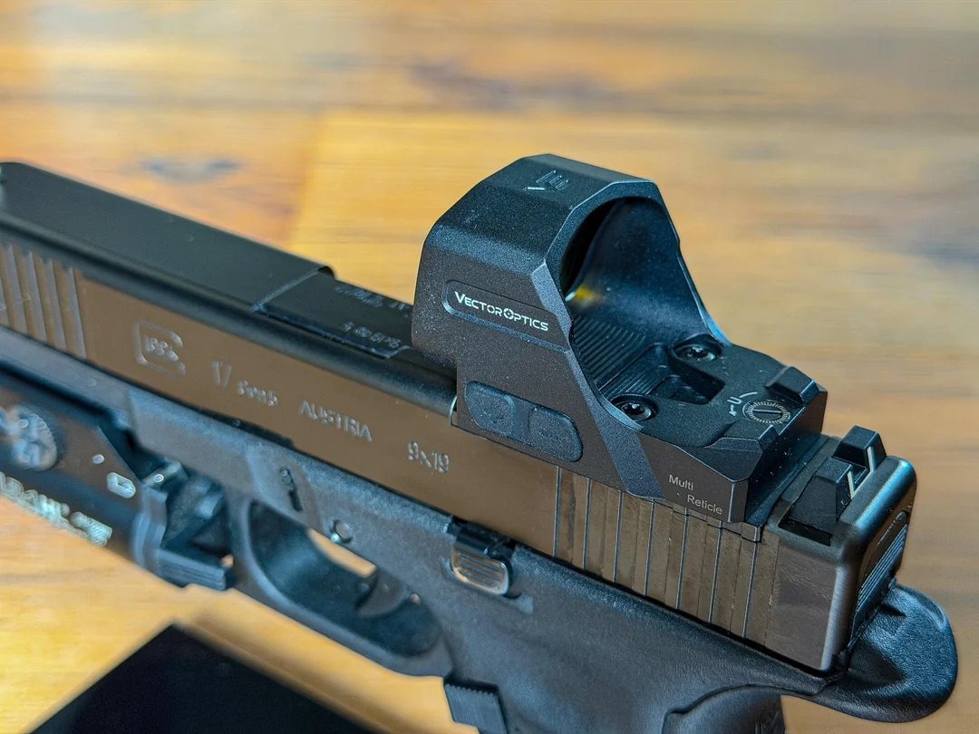 Frenzy FLEX 24x29 MRT Red Dot Sight (SCRD-M76) mounted on a Glock 19 MOS pistol Frenzy FLEX 24x29 MRT Red Dot Sight (SCRD-M76) mounted on a Glock 19 MOS pistol